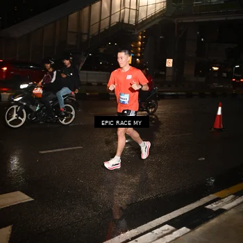 Runner Photo 7703365