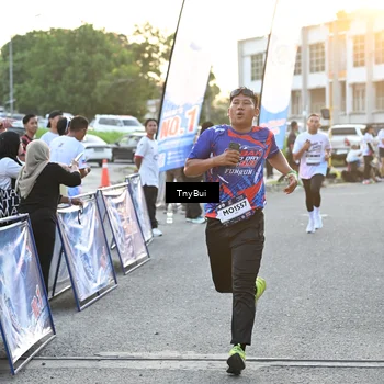 Runner Photo 7703366