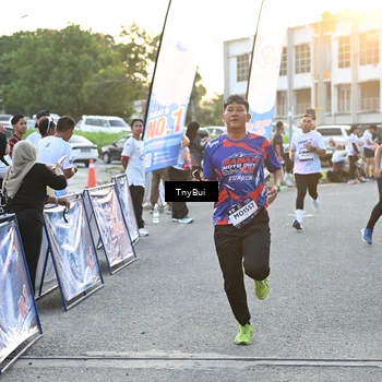 Runner Photo 7703372