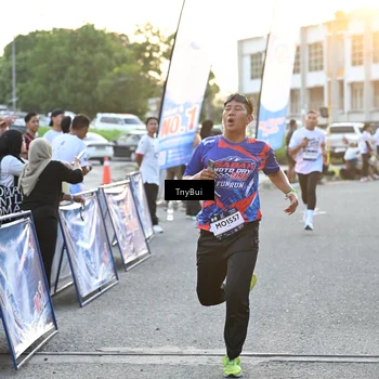 Runner Photo 7703393