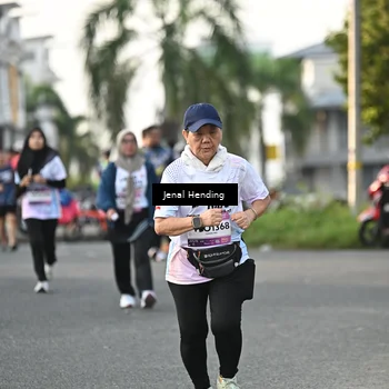 Runner Photo 7703399