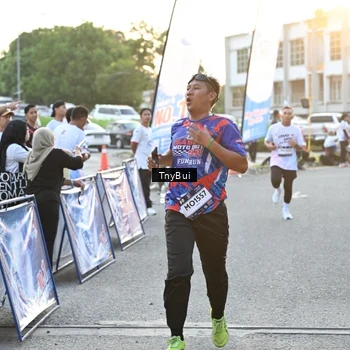 Runner Photo 7703404