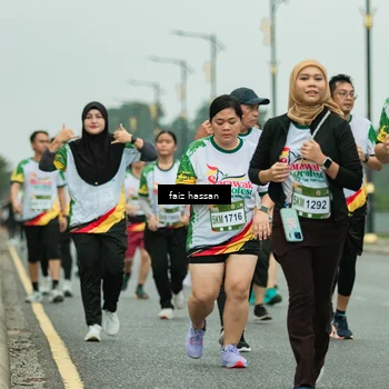 Runner Photo 7703413