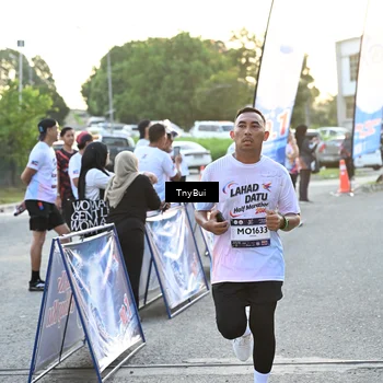 Runner Photo 7703417
