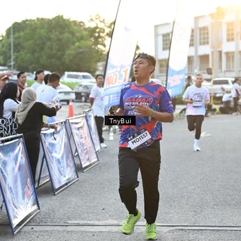 Runner Photo 7703419