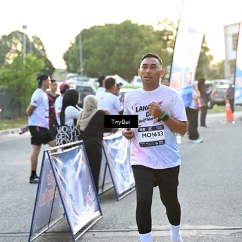 Runner Photo 7703426