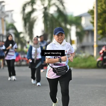 Runner Photo 7703428