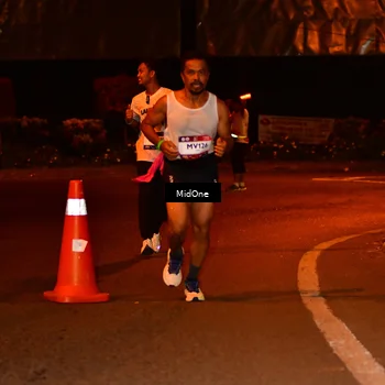 Runner Photo 7703435