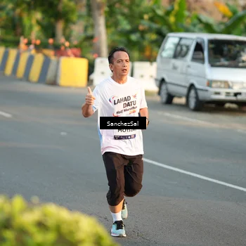 Runner Photo 7703437