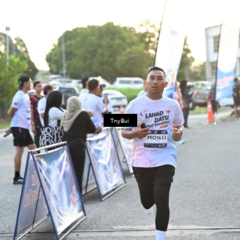 Runner Photo 7703443