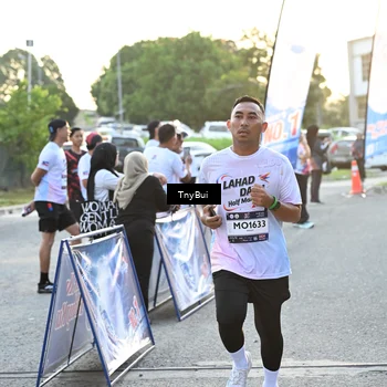 Runner Photo 7703452