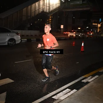 Runner Photo 7703459