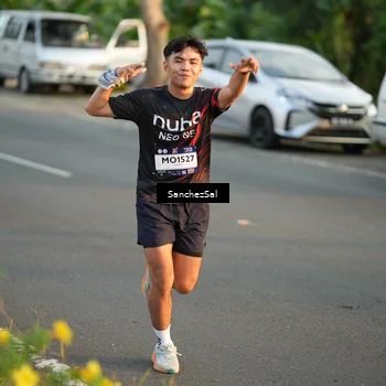 Runner Photo 7703465