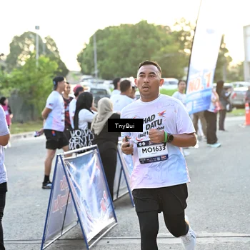 Runner Photo 7703472