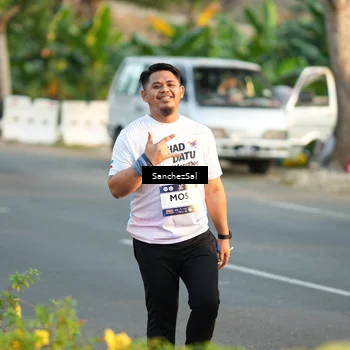 Runner Photo 7703474
