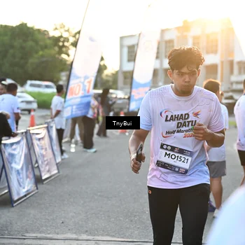 Runner Photo 7703482