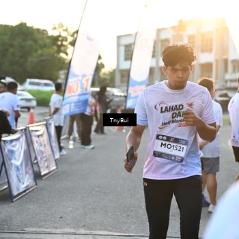 Runner Photo 7703493