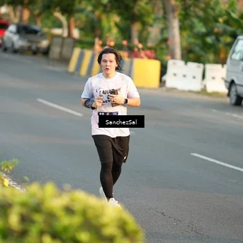 Runner Photo 7703513