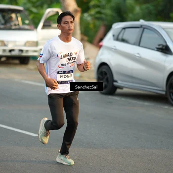 Runner Photo 7703533