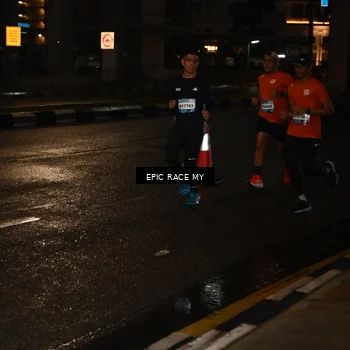 Runner Photo 7703553