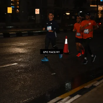 Runner Photo 7703560