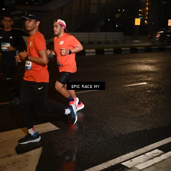 Runner Photo 7703566