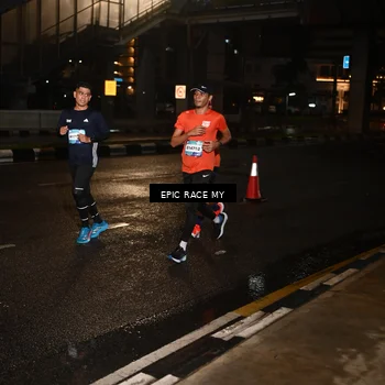 Runner Photo 7703570