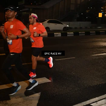 Runner Photo 7703590