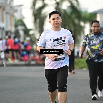 Runner Photo 7703594