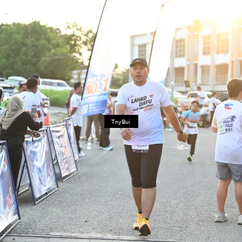 Runner Photo 7703595