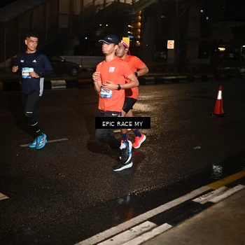 Runner Photo 7703609