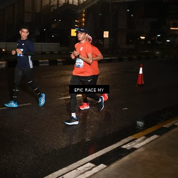 Runner Photo 7703615