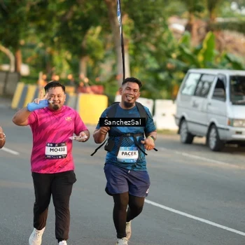 Runner Photo 7703617