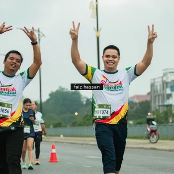 Runner Photo 7703618