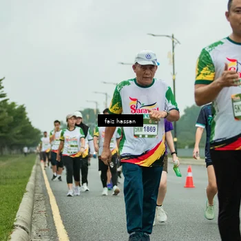 Runner Photo 7703640