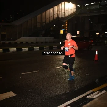Runner Photo 7703642