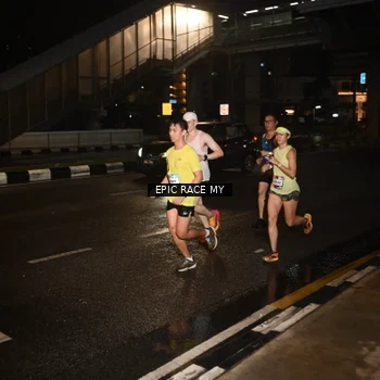 Runner Photo 7703659