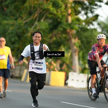 Runner Photo 7703667