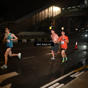 Runner Photo 7703676