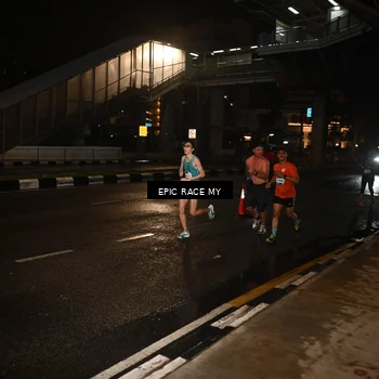 Runner Photo 7703685
