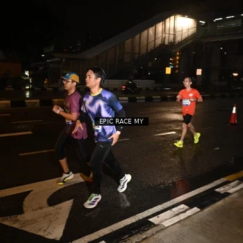 Runner Photo 7703705