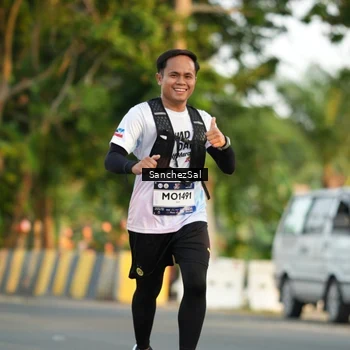 Runner Photo 7703708