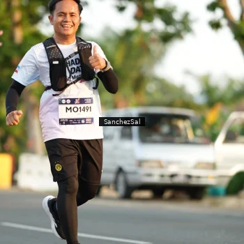 Runner Photo 7703717