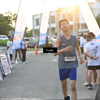Runner Photo 7703726