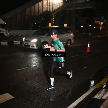 Runner Photo 7703728