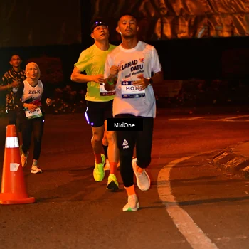 Runner Photo 7703729
