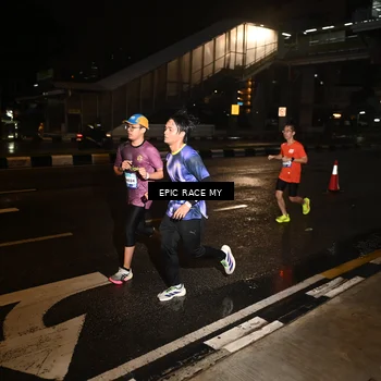 Runner Photo 7703749