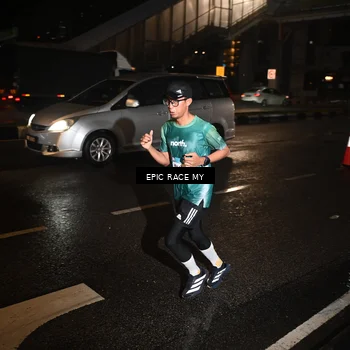Runner Photo 7703755