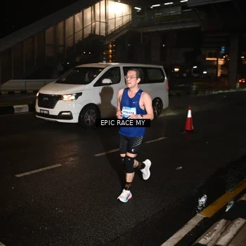 Runner Photo 7703807