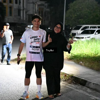 Runner Photo 7703815